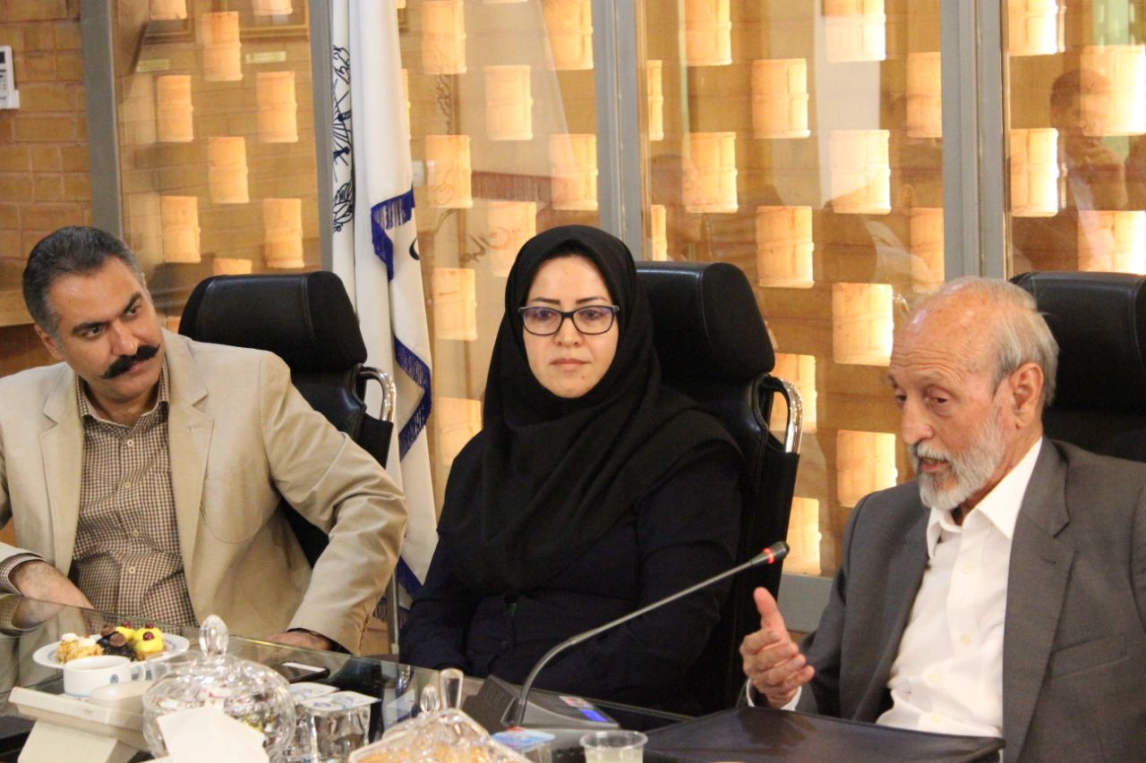 دیدار ریاست وجمعی از اعضای هیات مدیره کانون وکلای دادگستری استان اصفهان با دکتر محمود کاشانی